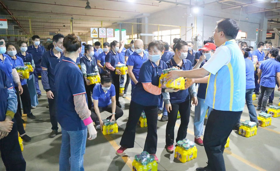 工廠(chǎng)夏日發(fā)福利